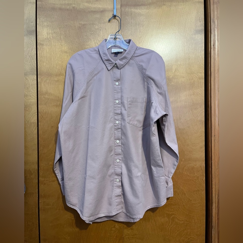 Universal Threads Women's Button Down Shirt in light rose color